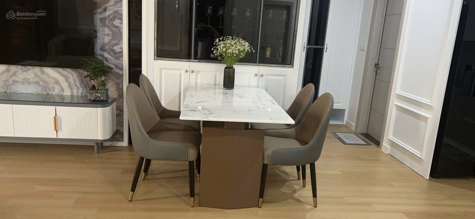 Cần tiền bán gấp căn hộ 3 ngủ chung cư La Casta Văn Phú chủ 7,1 tỷ. LH 0854 478 ***