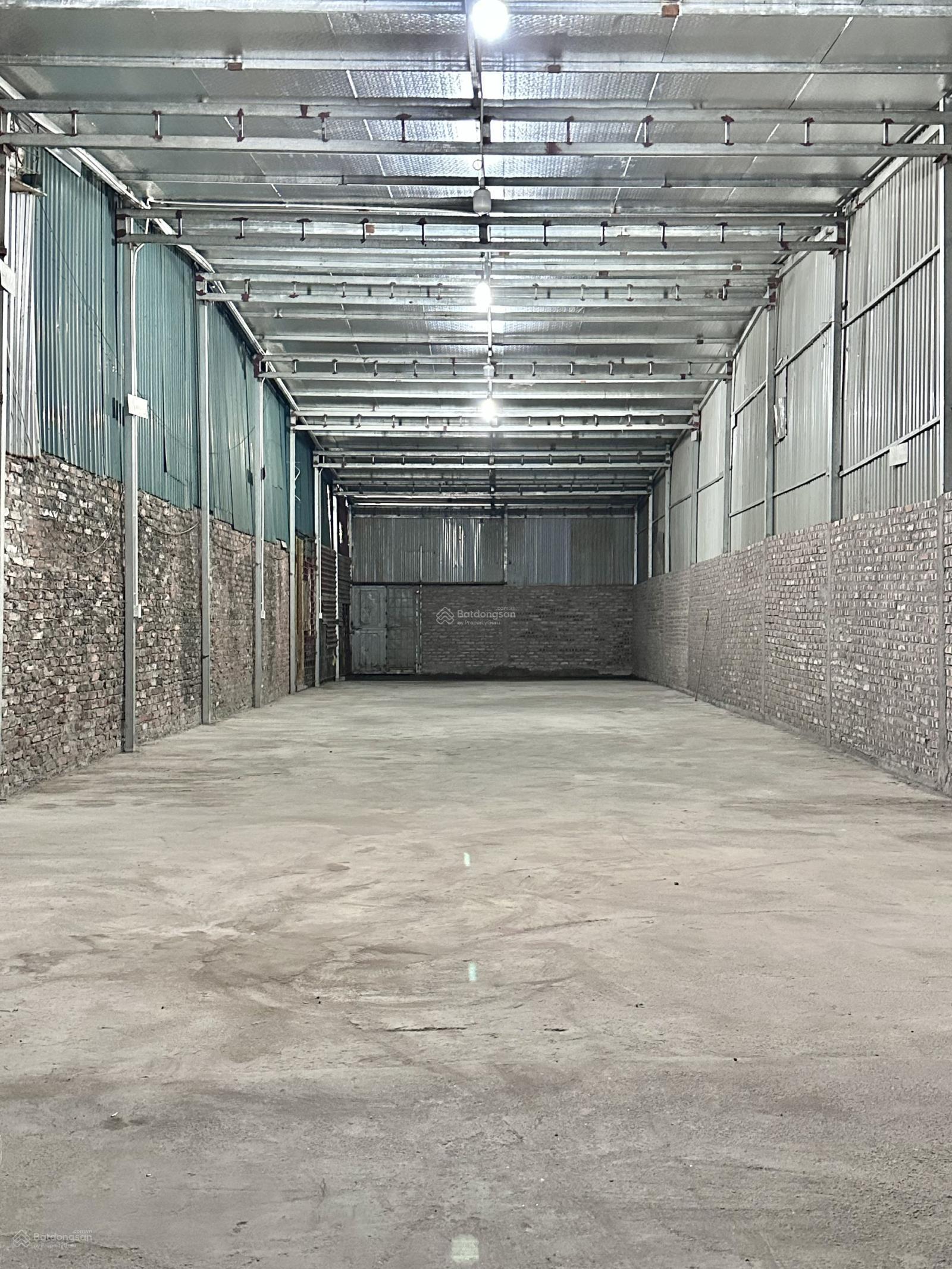 200m2 Kho xưởng khu vực Yên Sở cần cho thuê, riêng biệt, giá 17tr/th