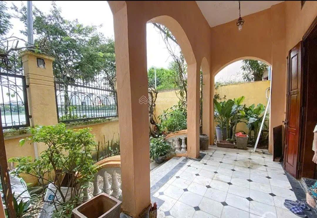 Cho thuê biệt thự Pháp cổ mặt hồ Tây phố Từ Hoa 350m2 giá 159tr/tháng Cho thuê biệt thự Pháp cổ mặt hồ Tây phố Từ Hoa 350m2 giá 159tr/tháng