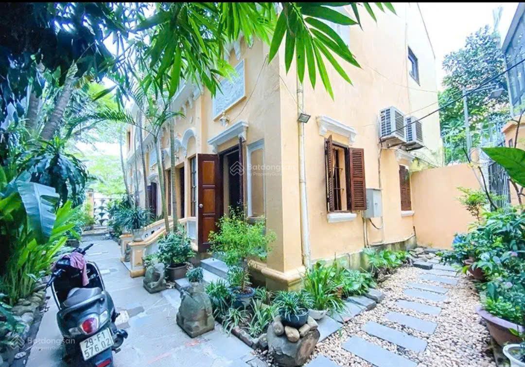 Cho thuê biệt thự Pháp cổ mặt hồ Tây phố Từ Hoa 350m2 giá 159tr/tháng Cho thuê biệt thự Pháp cổ mặt hồ Tây phố Từ Hoa 350m2 giá 159tr/tháng
