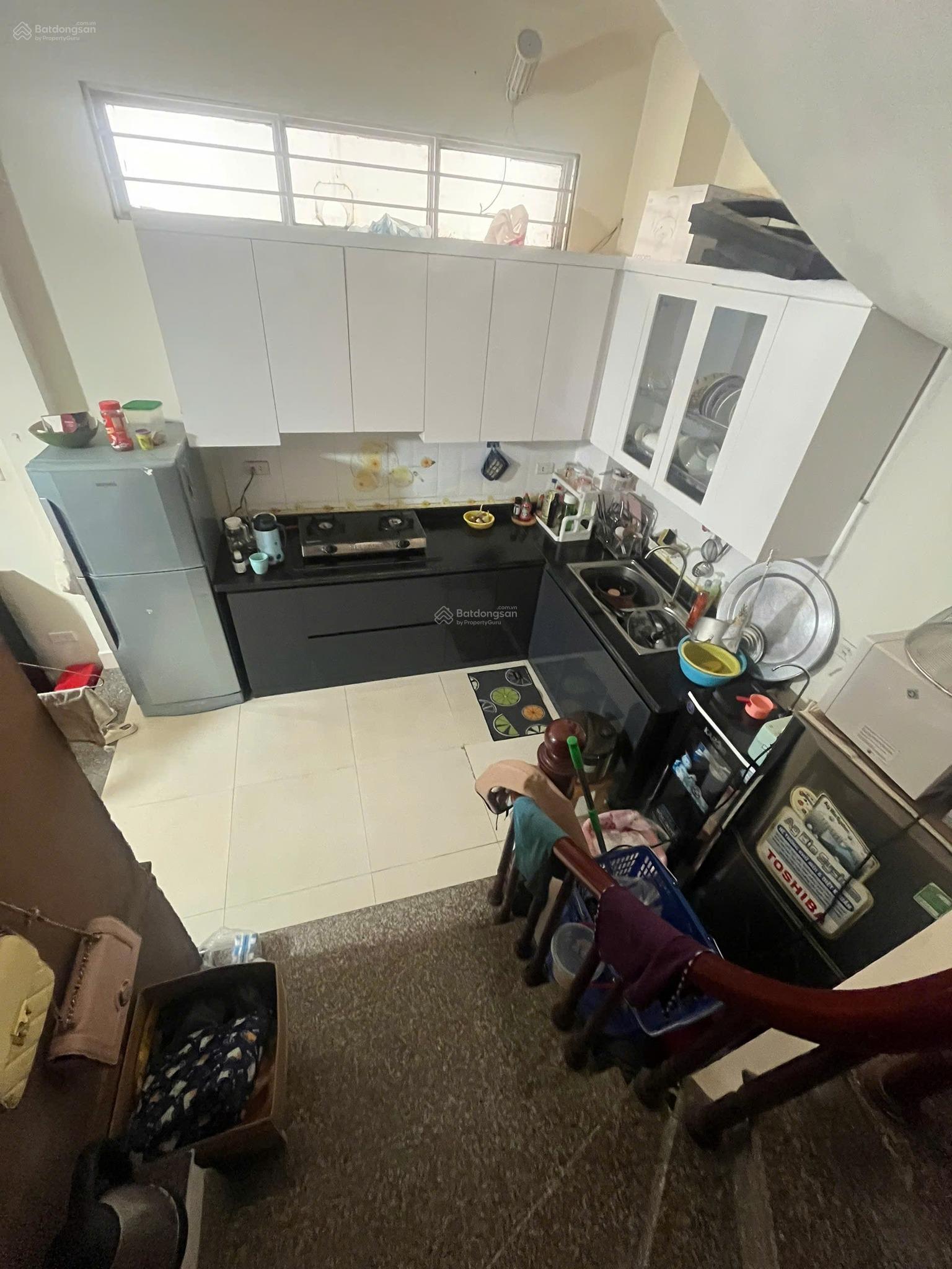Bán nhà riêng tại Xuân Thủy, 8,5 tỷ, 30m2, gần phố gần ôtô, xe ba gác đỗ cửa, nhà dân xây chắc chắn