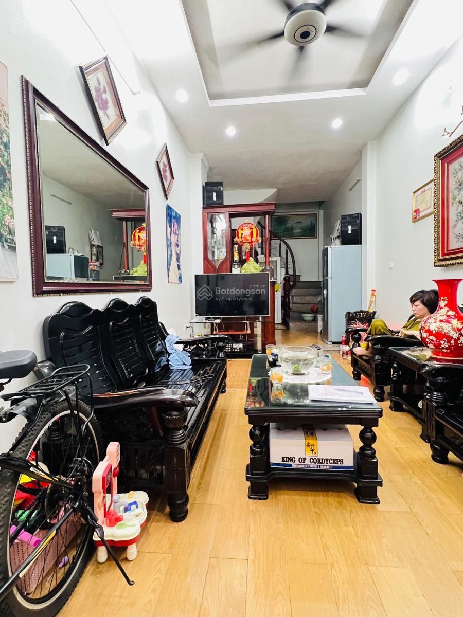 Bán nhà phố Trần Thái Tông, Cầu Giấy, ngõ rộng thoáng dân xây ở ngay 30m2 chào 7,5 tỷ