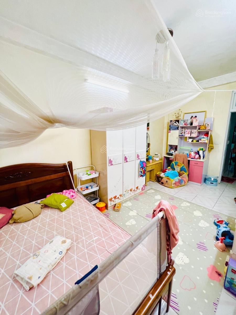 Bán nhà phố Trần Thái Tông, Cầu Giấy, ngõ rộng thoáng dân xây ở ngay 30m2 chào 7,5 tỷ