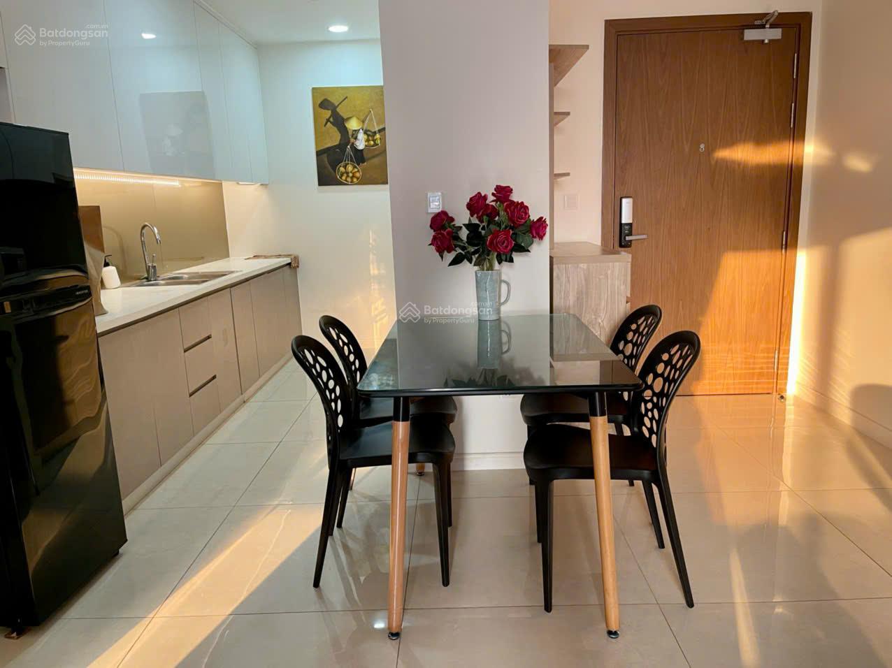 18 triệu - 2 Phòng Ngủ - Masteri Millennium - Full nội thất. xem nhà 0939 609 ***
