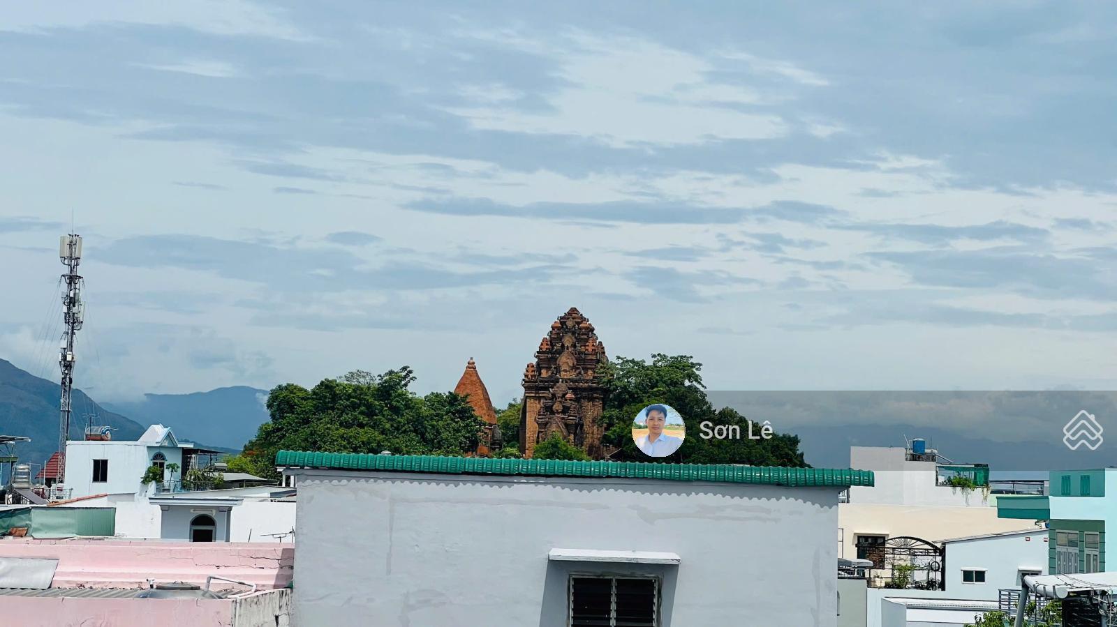 Bán nhà 3 tầng hẻm xe máy gần đường Lạc Thiện, Tháp Bà, gần đại học Nha Trang, cách biển chỉ 400m