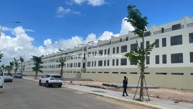 Giá tốt. Bán lô đất 80m2, lộ giới 13m, đối diện trường học, gần công viên, chợ. Lh: 0934 136 ***