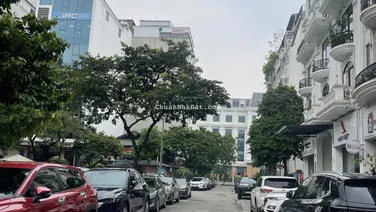 Bán nhà gần Duy Tân, Cầu Giấy-khu vip, vỉa hè rộng view thoáng - 100m2/ 5 tầng có hầm giá 58 tỷ
