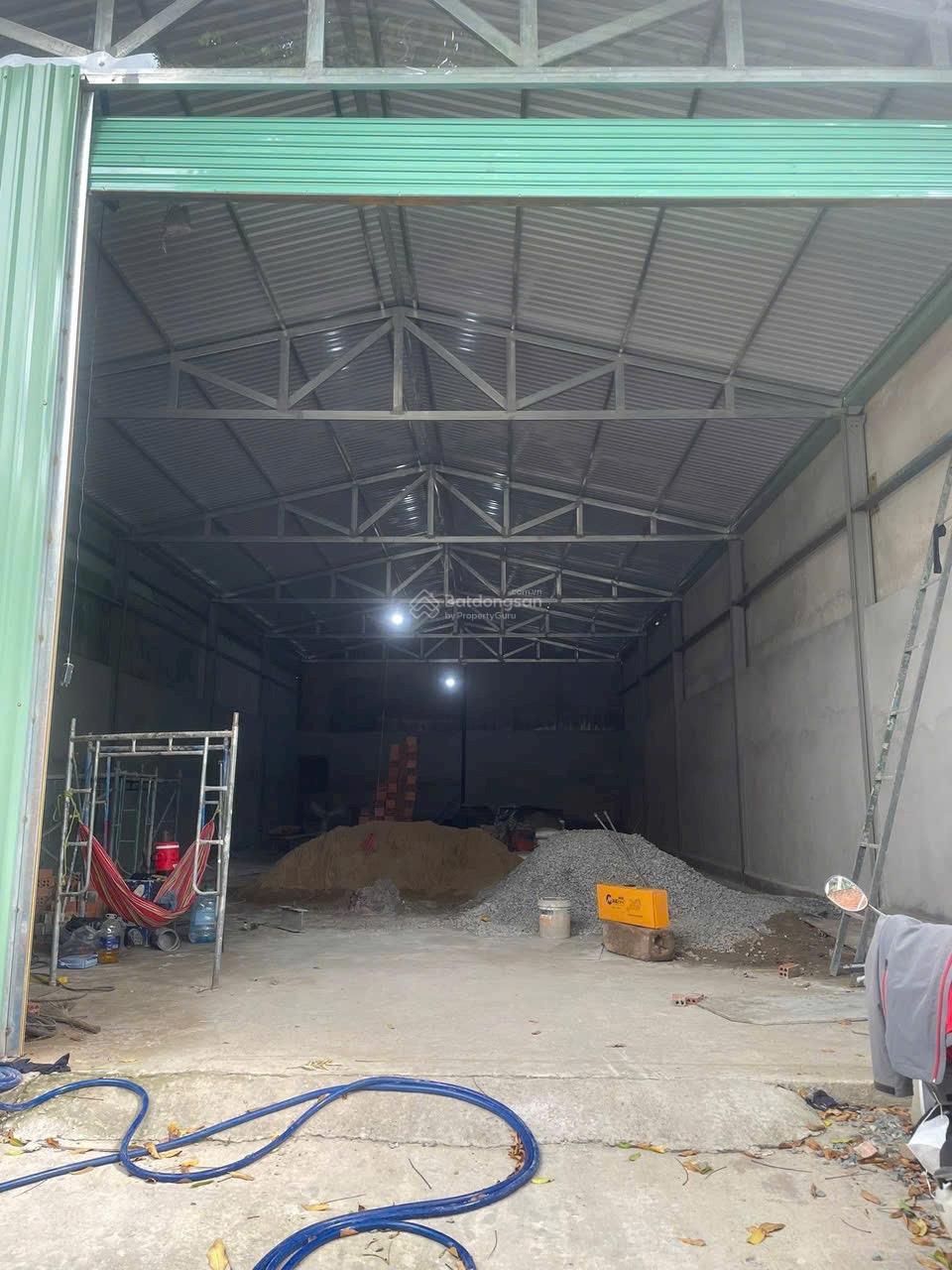 Cho thuê kho xưởng mới 300m2 đường xe công gần ngay KCN Tân Đông Hiệp B