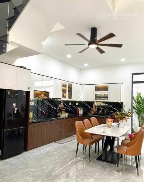 Nhà gần đường ra cao tốc siêu đẹp giá rẻ cực kỳ