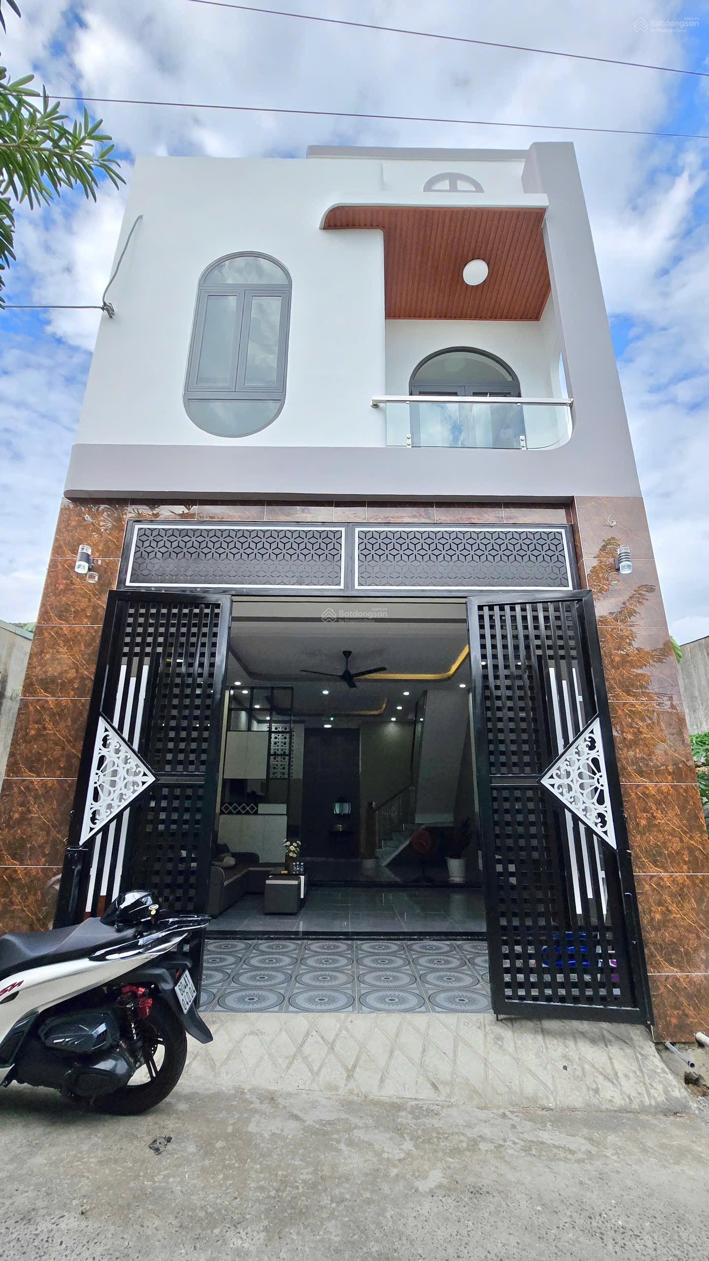 NHÀ LẦU HIỆN ĐẠI PHƯỜNG BỬU HOÀ SIÊU XINH. SỔ ĐỎ THỔ CƯ 100%. VỊ TRÍ CỰC ĐẸP