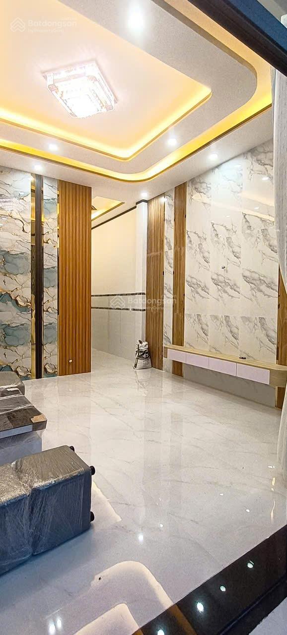 Bán nhà mới xây view núi đẹp 2PN DT 126m2 ngay KDC và gần trường học, đi biển 4km. Phù hợp an cư