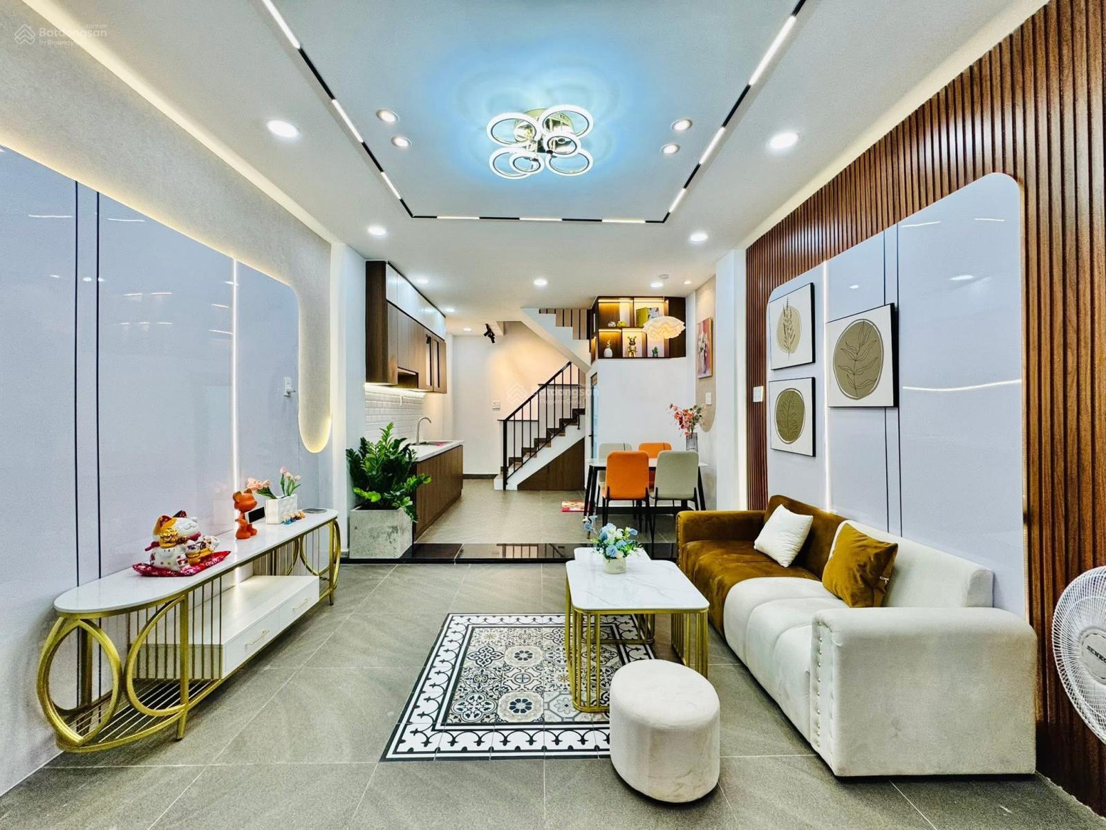 Tôi bán nhà đường oto ở Phan Đăng Lưu-P7-Bình Thạnh. Giá 3tỷ350/80m2,cho thuê 26tr/th gần ngân hàng