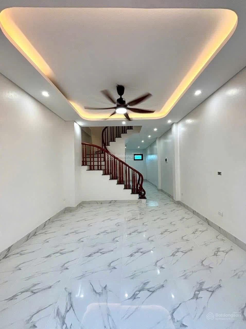 Bán nhà mặt ngõ 4 ngủ, chỉ hơn 5 tỷ xíu