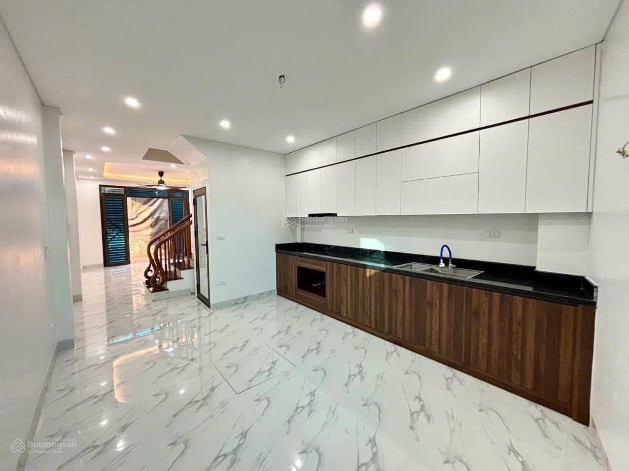 Bán nhà mặt ngõ 4 ngủ, chỉ hơn 5 tỷ xíu