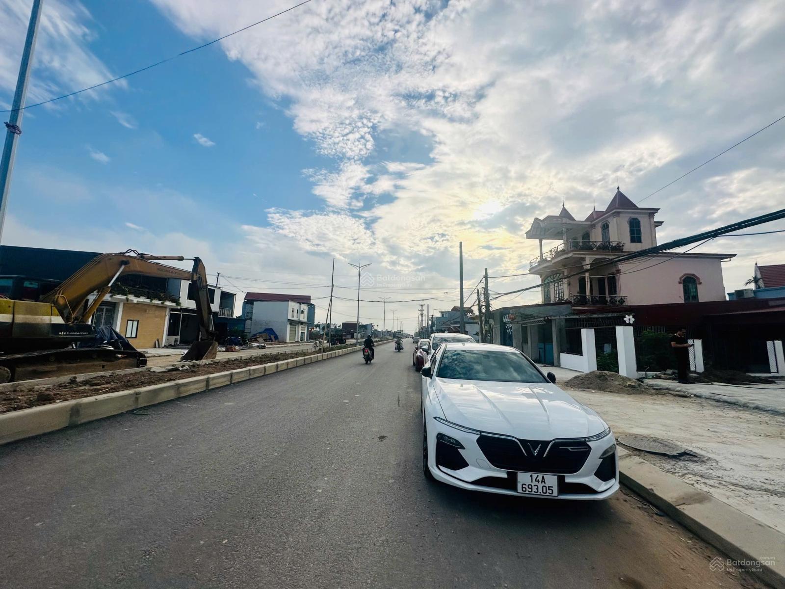 Bán 120m2 đất mặt phố Hải Phong - Dương Kinh. Chạy thẳng vào Vinhomes Golden City 500m. Giá 6tỷ5