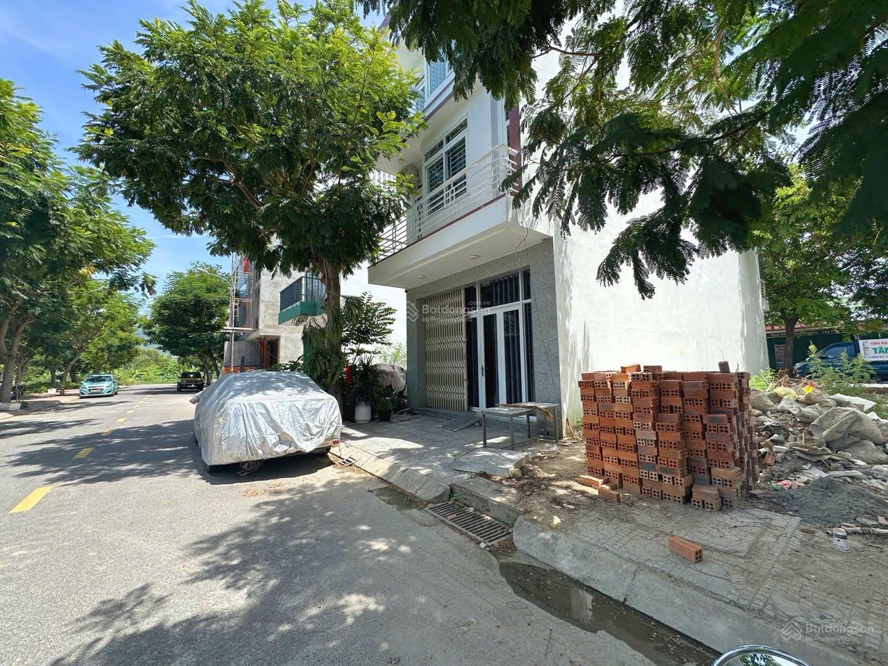 Chủ kẹt tiền cần bán đất 2 mặt tiền đường 28 KDT Hà Quang 1, gần đường số 4 (Thích Quảng Đức)