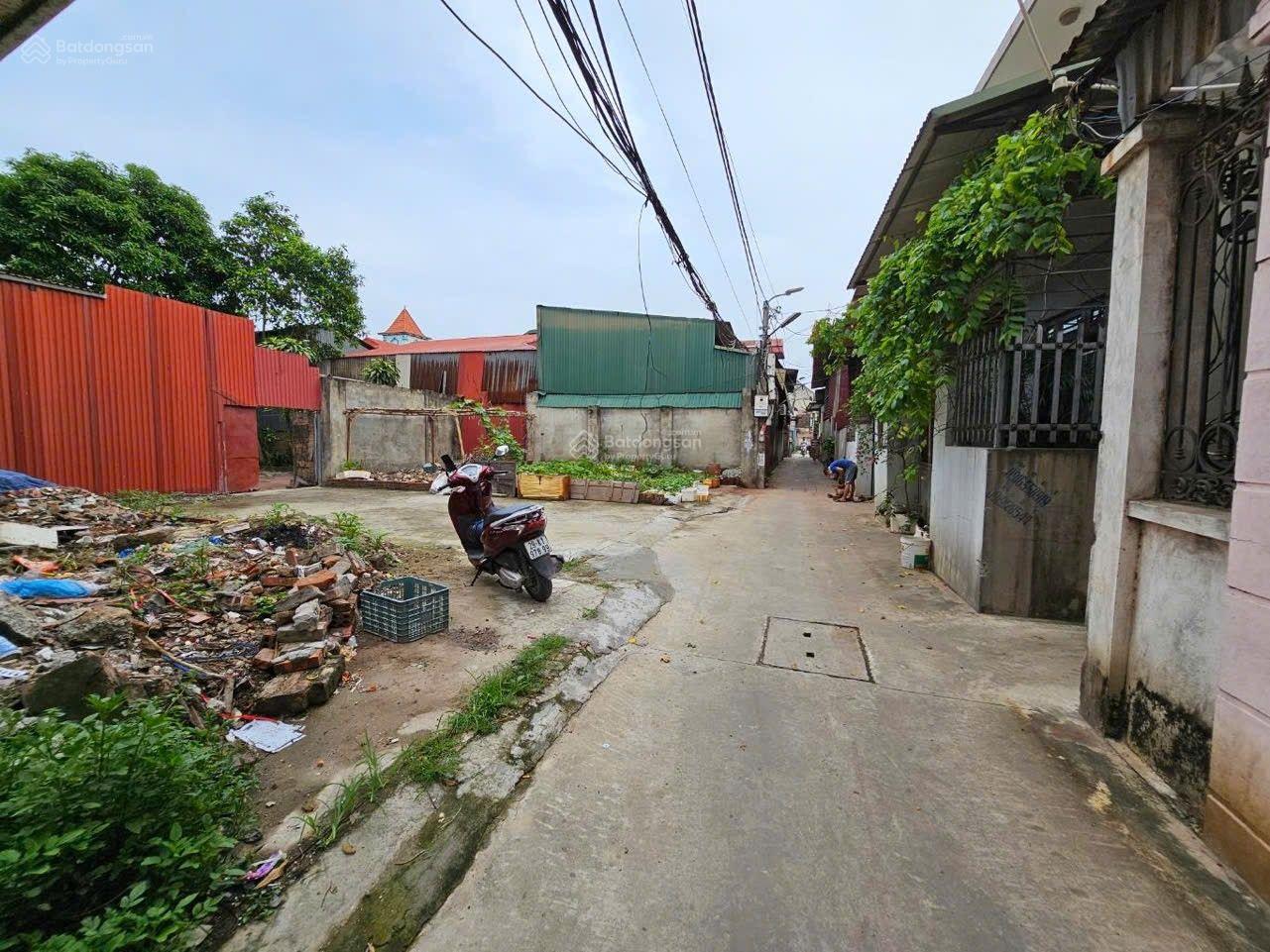 Tài chính nhỉnh 2 tỷ có ngay hon 60m2 đất tại gần chơ Me Hương Mạc Từ Sơn Bắc Ninh. Đường ô tô vào