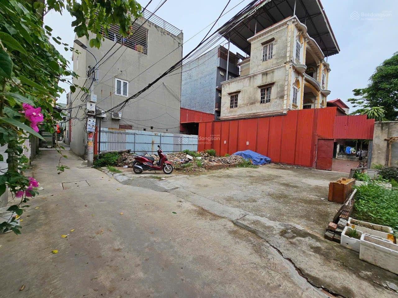 Tài chính nhỉnh 2 tỷ có ngay hon 60m2 đất tại gần chơ Me Hương Mạc Từ Sơn Bắc Ninh. Đường ô tô vào