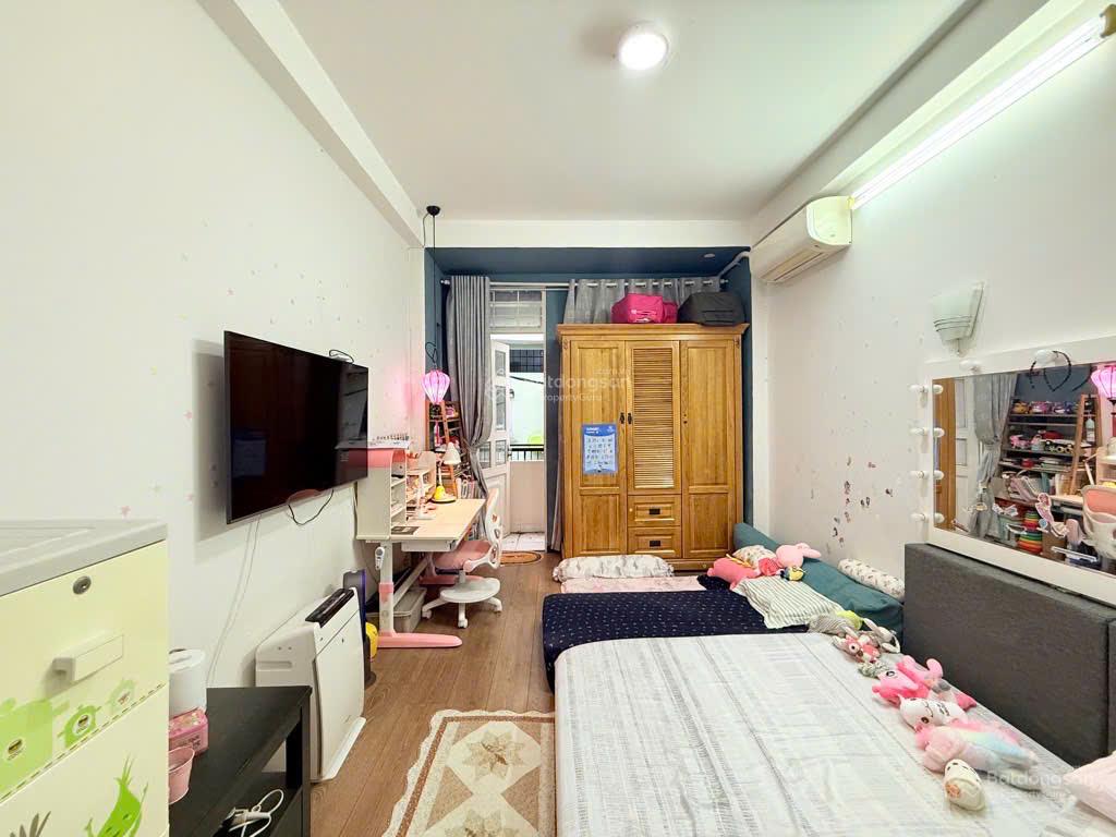 Bán nhà 3 tầng Phạm Văn Hai, Phường 3 Quận Tân Bình, 40m2 nhỉnh 5 tỷ