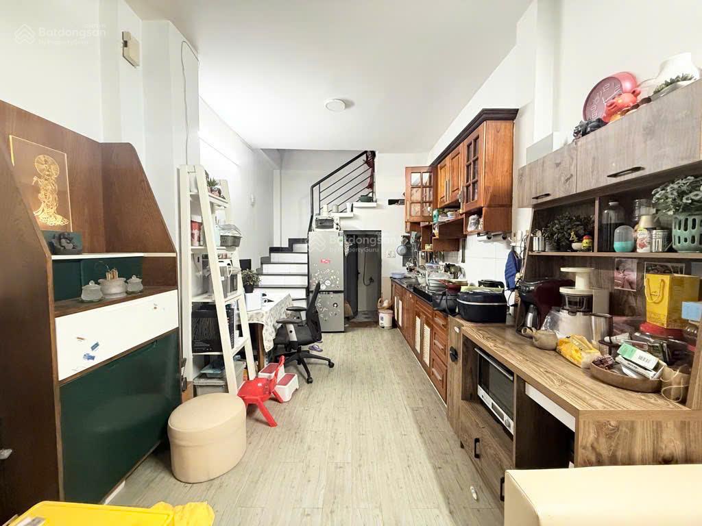 Bán nhà 3 tầng Phạm Văn Hai, Phường 3 Quận Tân Bình, 40m2 nhỉnh 5 tỷ