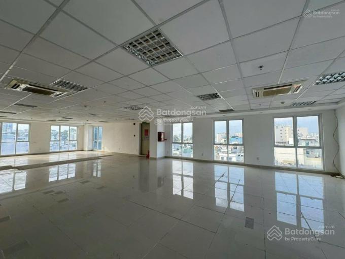 Cần bán gấp định cư! Bán tòa nhà rẻ nhất quận 1 có hầm 10 tầng, DT (15x 35m) 4300m2 sàn, HĐT 4%/năm