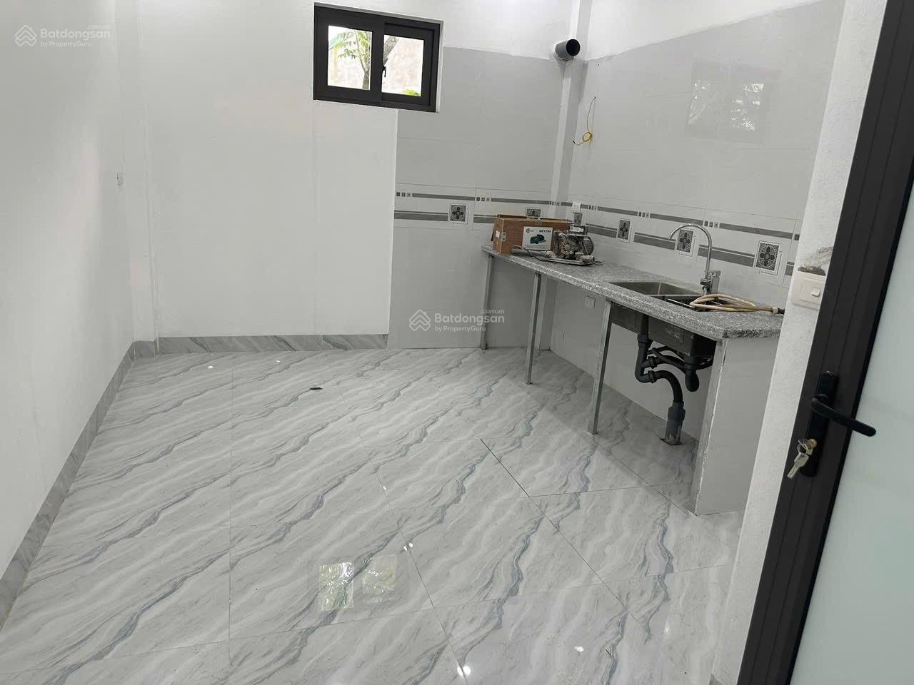 Hot! Nhà 2 tầng, DT 55m2. Thôn 3, Vạn Phúc. Giá chỉ 1.65 tỷ. Ô tô đỗ cửa