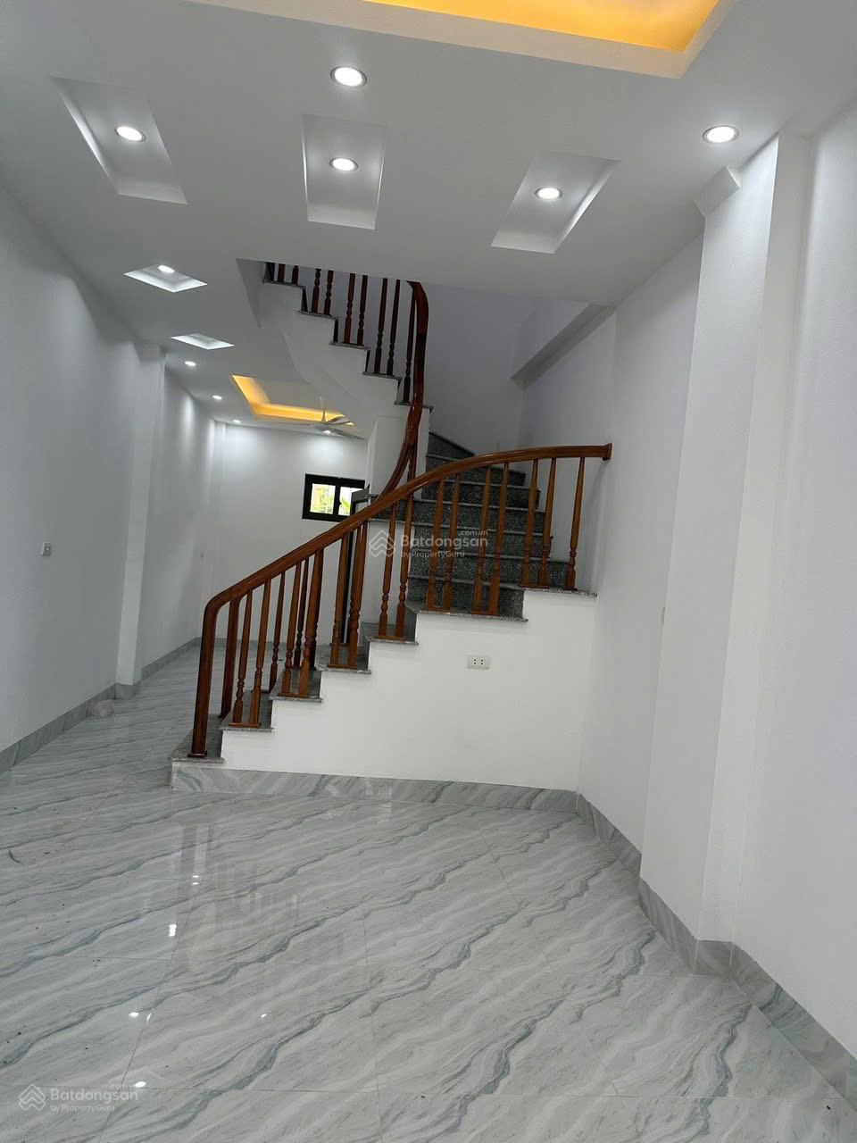 Hot! Nhà 2 tầng, DT 55m2. Thôn 3, Vạn Phúc. Giá chỉ 1.65 tỷ. Ô tô đỗ cửa