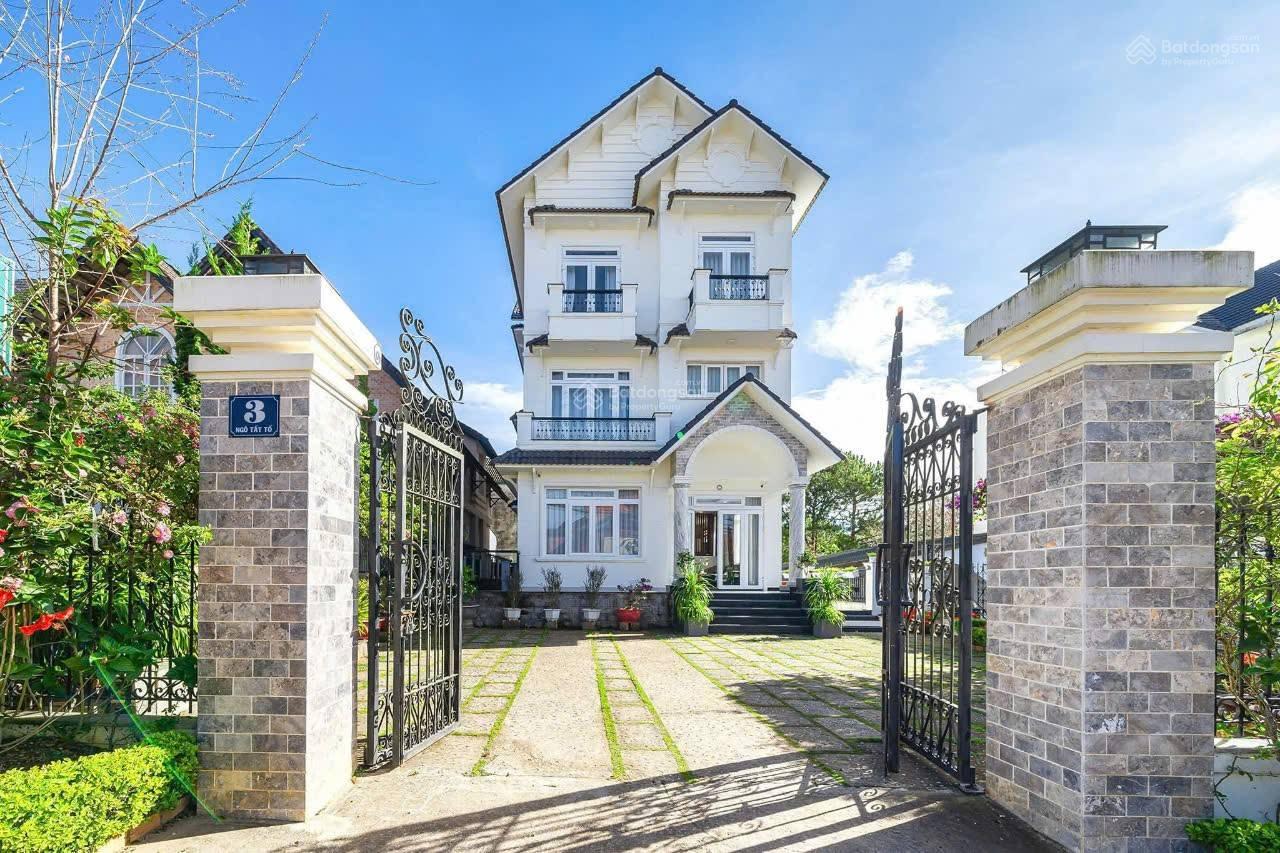 Cho thuê villa sân vườn 11 phòng phường 8 đà lạt 45 triệu/tháng nội thất đầy đủ