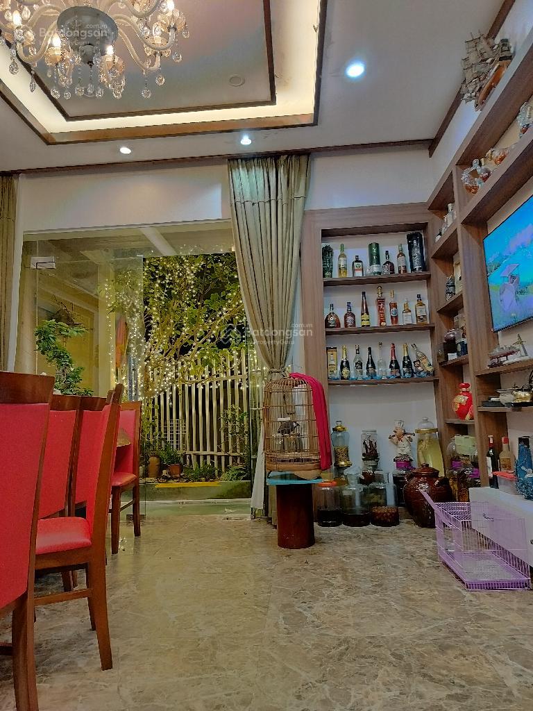 Bán nhà Lạc Long Quân khu phân lô quân đội DT 100m2 5T