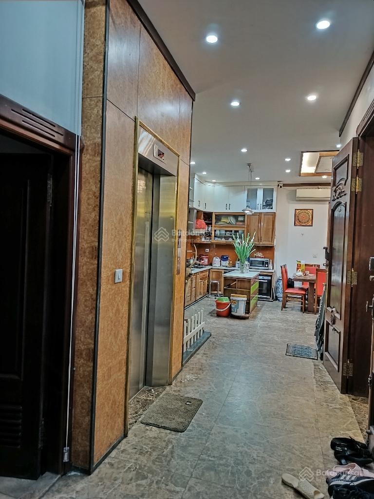 Bán nhà Lạc Long Quân khu phân lô quân đội DT 100m2 5T