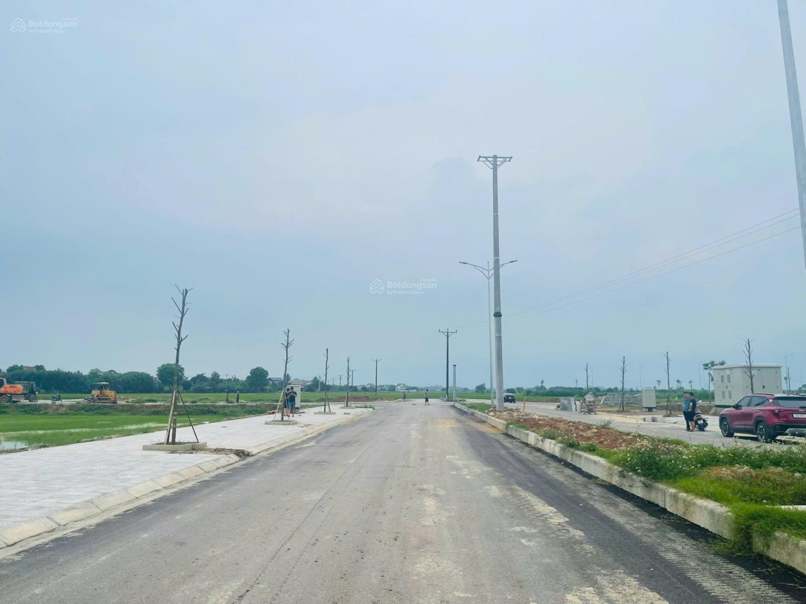 Cần bán lô đất đấu giá 150m2 Phú Xuân giá rẻ chỉ 5 - 6tr/m2. Lh zalo 0963 116 ***