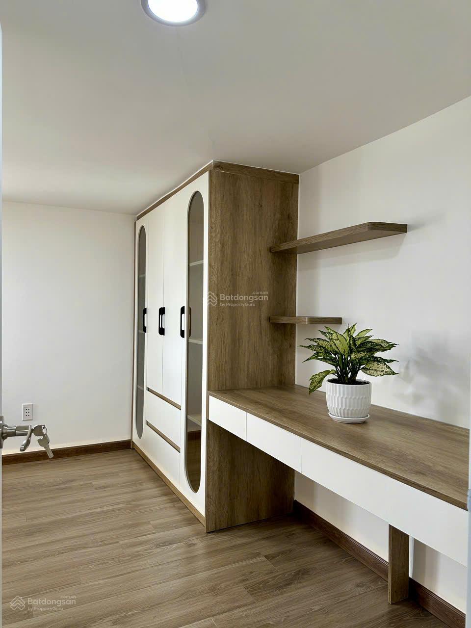 Bán căn hộ Hưng Vượng 1, 78m² sàn, 2PN + 1 phòng làm việc  Giá chỉ 4 tỷ