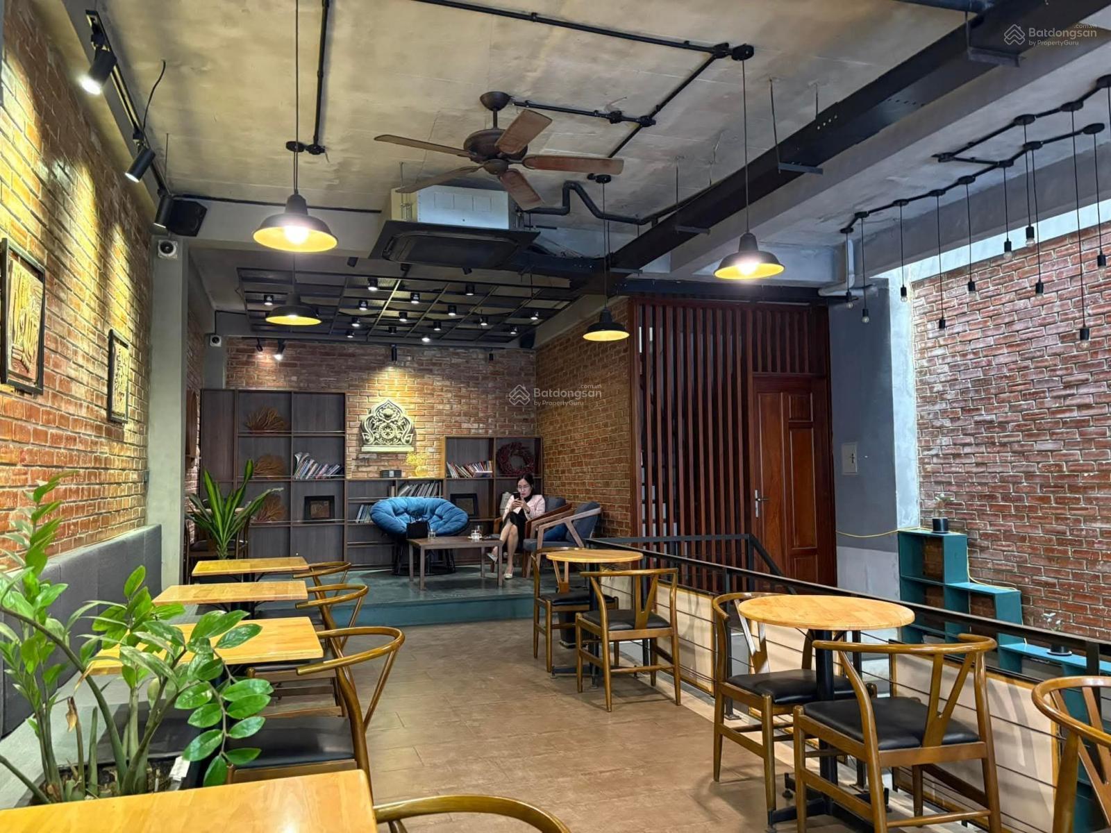 Chính chủ bán nhà phố Xuân Thủy, 105m2, ngõ thông, kinh doanh, ôtô tránh 30m ra mặt phố, nhỉnh 3tỷ