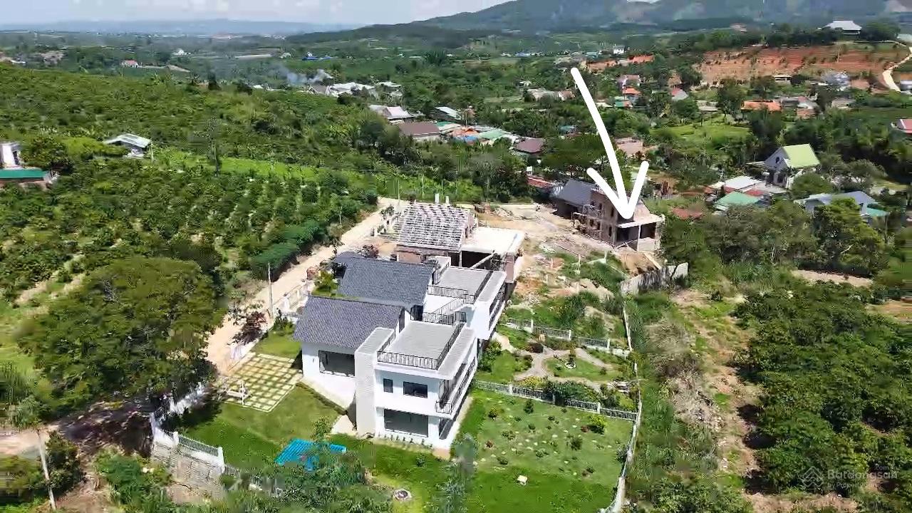 Viila nghỉ dưỡng ven Đà Lạt, săn mây view đồi full nột thất, giá chỉ 3 tỷ 550 Viila nghỉ dưỡng ven Đà Lạt, săn mây view đồi full nột thất, giá chỉ 3 tỷ 550
