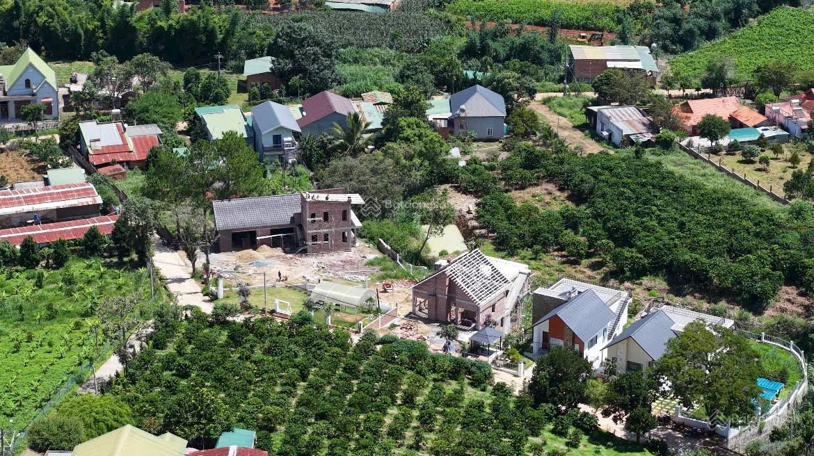 Viila nghỉ dưỡng ven Đà Lạt, săn mây view đồi full nột thất, giá chỉ 3 tỷ 550