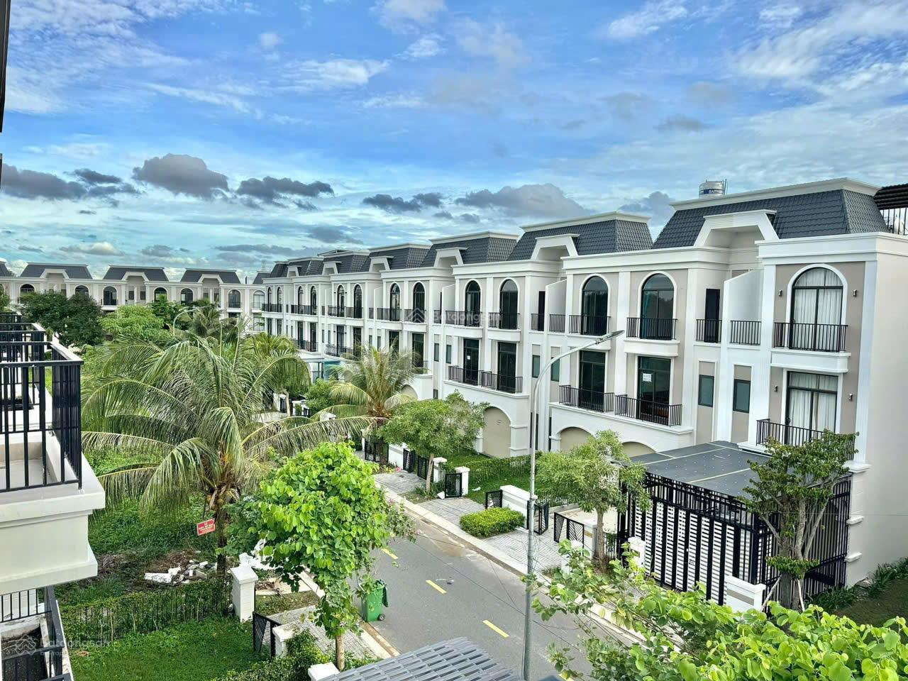 Bán gấp căn nhà Lavilla 3,4 tỷ, 100m2, 4PN, 4WC TP Tân An cũ (HCC tỉnh Tây Ninh Mới), 0941 030 ***