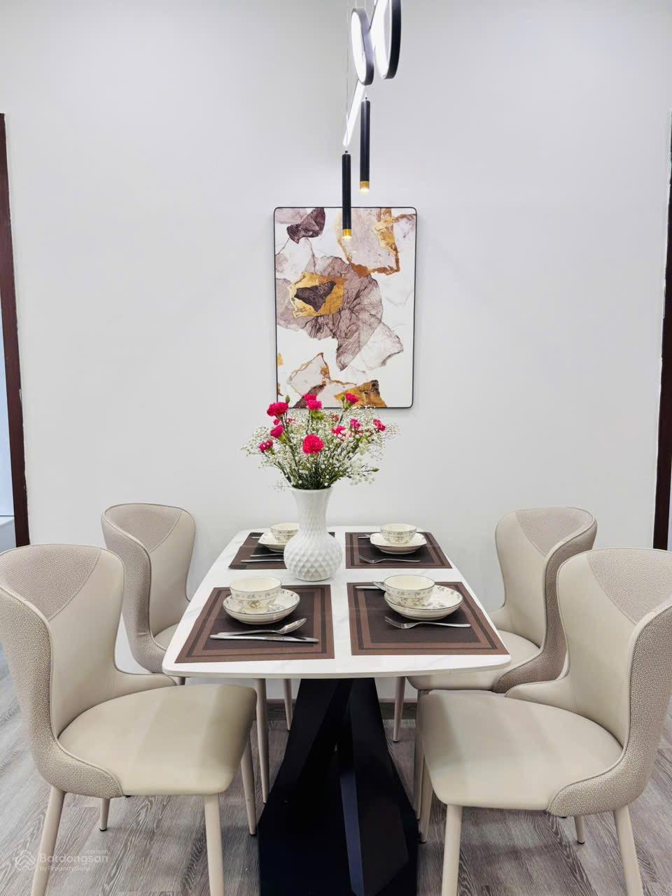 2 tỷ 950 sở hữu căn rộng 65m2 full nội thất mới tinh. Tầng 24. Có 2 phòng ngủ, 2wc. LH 0931 354 ***