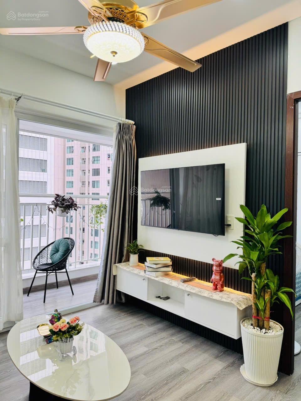 2 tỷ 950 sở hữu căn rộng 65m2 full nội thất mới tinh. Tầng 24. Có 2 phòng ngủ, 2wc. LH 0931 354 ***