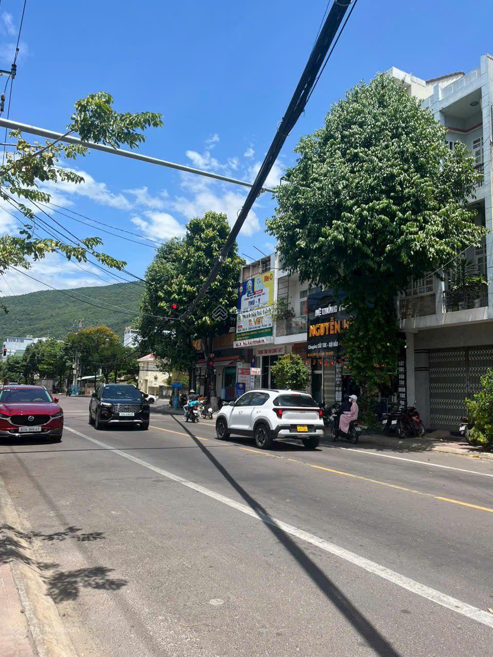 Vị trí đẹp - giá to. Bán nhà mặt tiền Nguyễn Thị Định, mua kinh doanh, tích sản. LH: 0934 136 ***