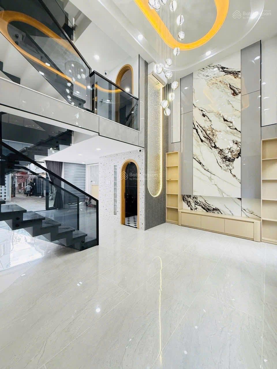 Siêu phẩm khu vực Bình Thạnh giá 3,8tỷ cực mềm sở hữu được nhà tốt. Dt 71.5m2, SHR, HĐT 17tr/1tháng Siêu phẩm khu vực Bình Thạnh giá 3,8tỷ cực mềm sở hữu được nhà tốt. Dt 71.5m2, SHR, HĐT 17tr/1tháng