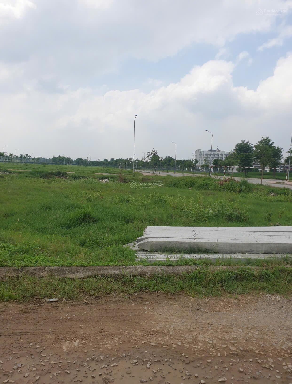 Bán đất đấu giá xã Thanh Trù, Vĩnh Yên, Vĩnh Phúc, băng 2 đường 24m. Vị trí đẹp. LH: 0968 624 ***