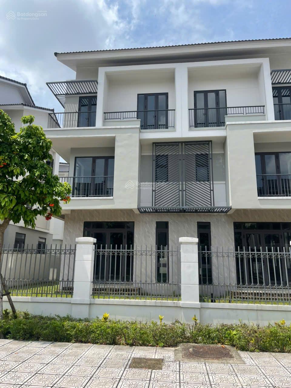 Duy nhất căn góc 3 mặt thoáng view hồ công viên 7ha giá 76,5 triệu/m2 giá gốc chủ đầu tư