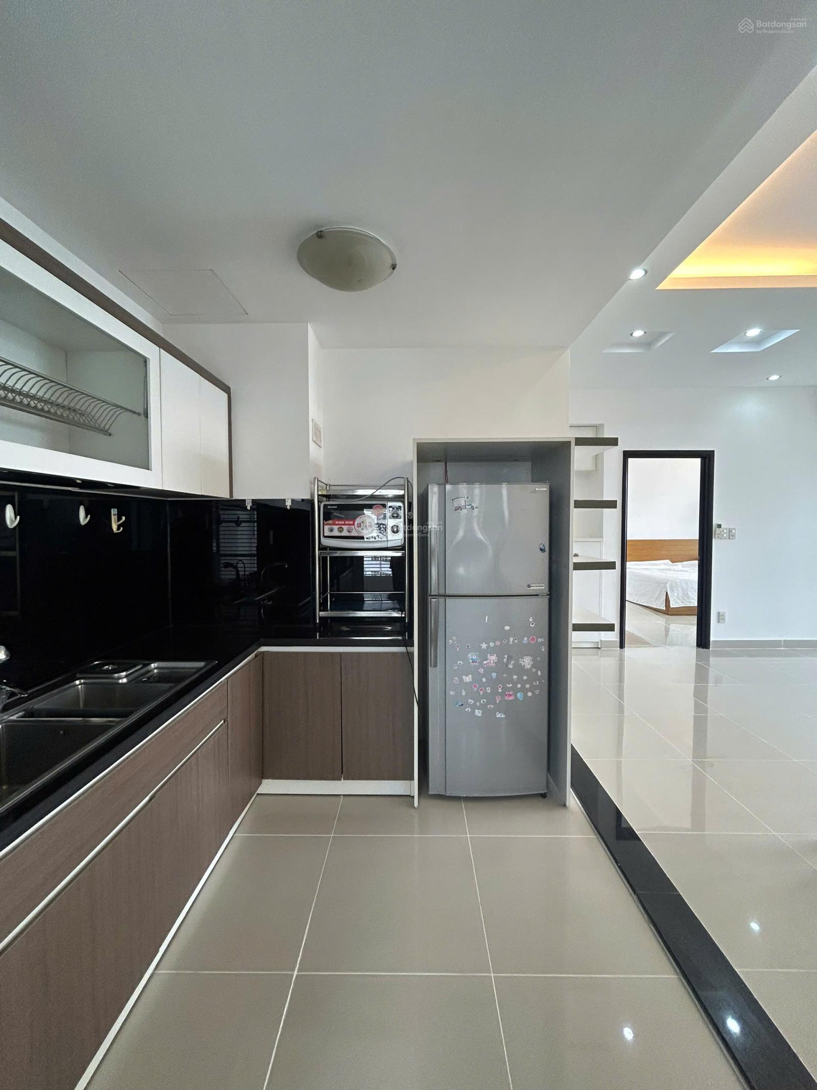 Cho thuê căn hộ Riverside Phú Mỹ Hưng 2 phòng ngủ 2WC có nội thất 78m2 view sông giá 20 triệu