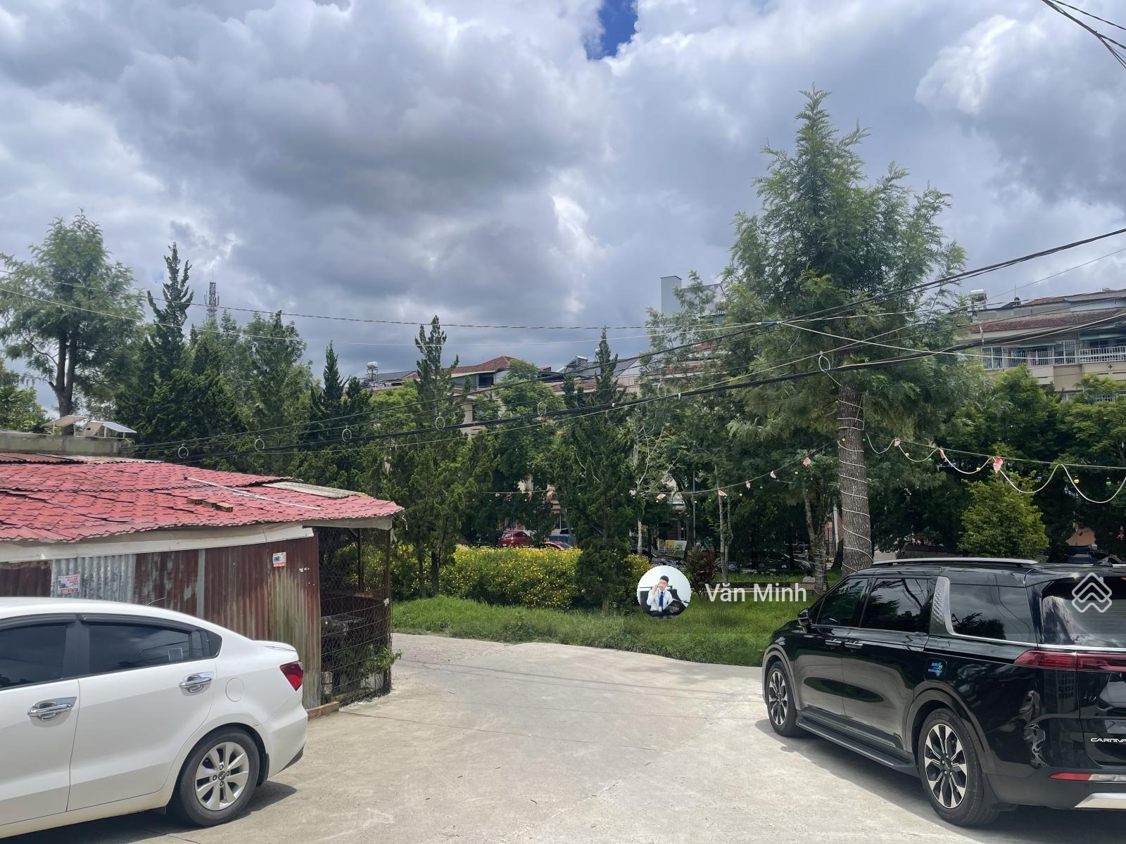 Nhà đẹp 80m2 trung tâm phố P. Xuân Hương - Đà Lạt, sân đậu ô tô, view trực diện công viên 8,9 Tỷ