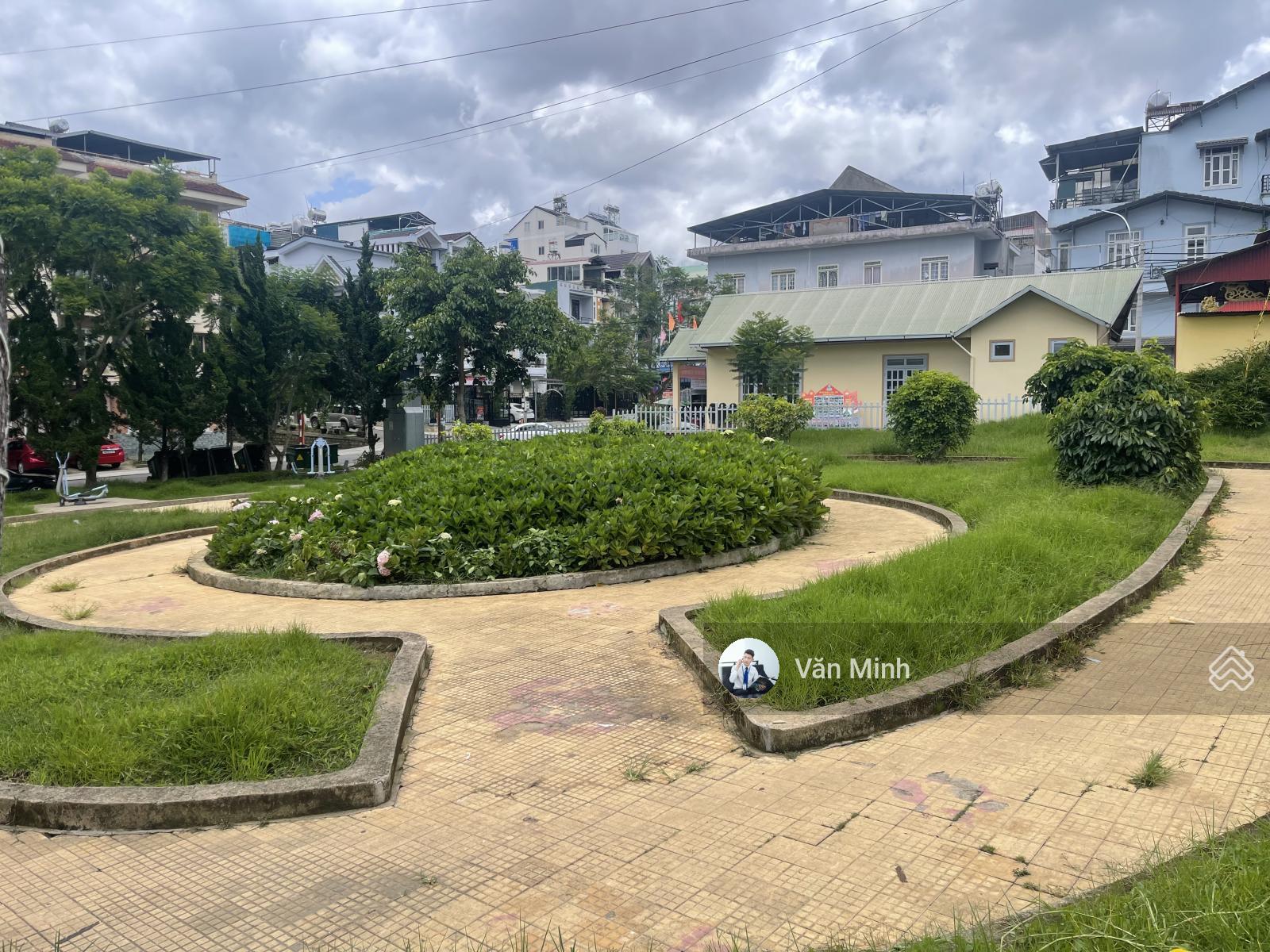 Nhà đẹp 80m2 trung tâm phố P. Xuân Hương - Đà Lạt, sân đậu ô tô, view trực diện công viên 8,9 Tỷ Nhà đẹp 80m2 trung tâm phố P. Xuân Hương - Đà Lạt, sân đậu ô tô, view trực diện công viên 8,9 Tỷ