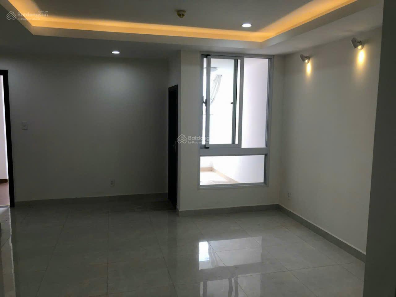 Bán chung cư Remax Plaza Q. 6, 82m2 - 2PN - 2WC. giá 2,8 tỷ thương lượng, LH 0981 674 ***