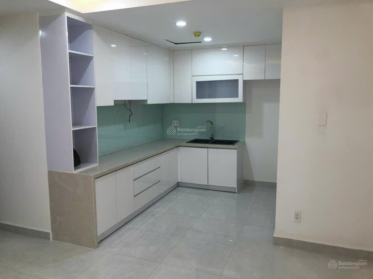 Bán chung cư Remax Plaza Q. 6, 82m2 - 2PN - 2WC. giá 2,8 tỷ thương lượng, LH 0981 674 ***