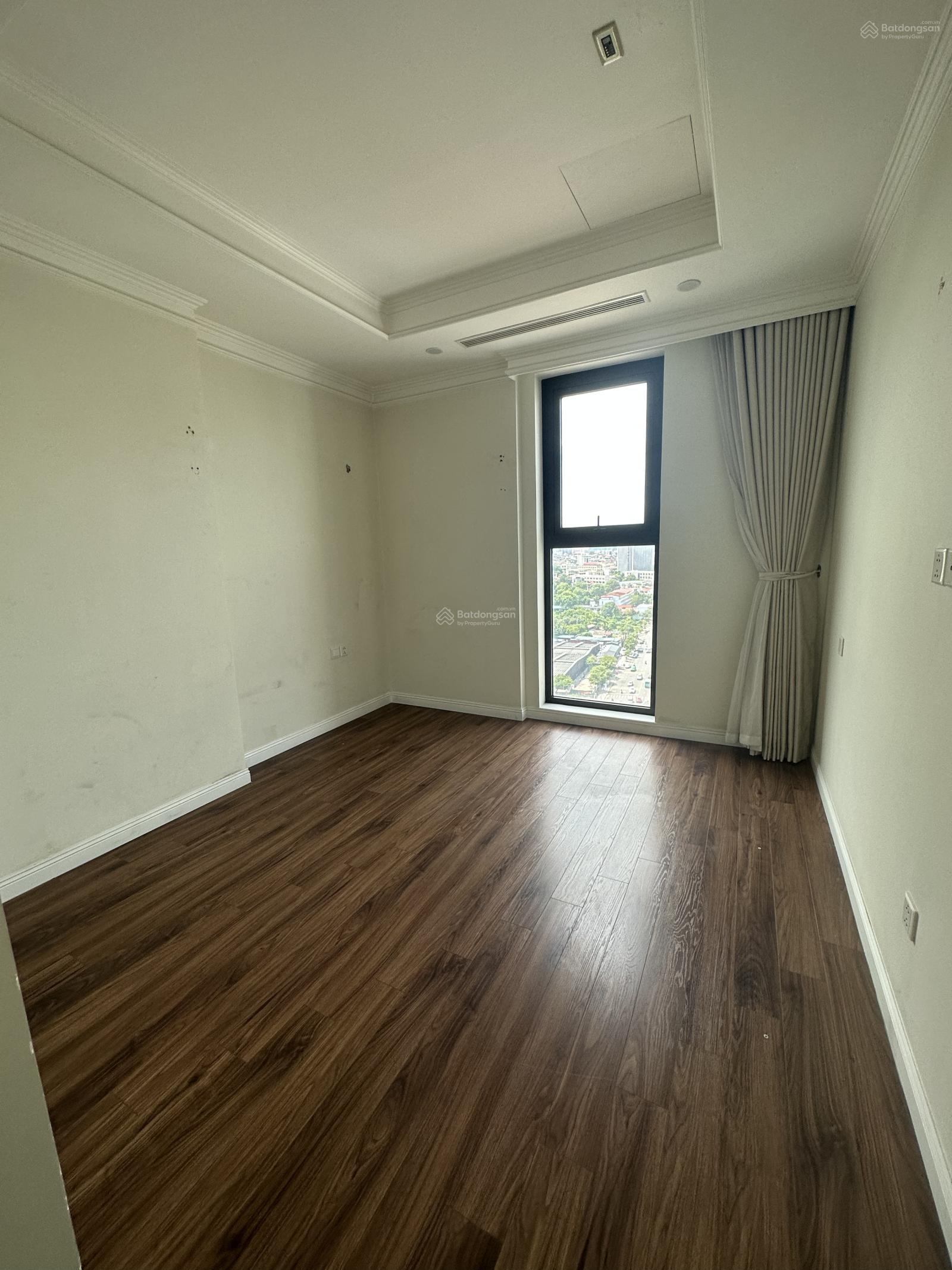 Cho thuê căn hộ tại tòa Sakura- 47 Vũ Trọng Phụng, 120m2, 3PN, vào ở được luôn, giá 12 triệu/tháng.