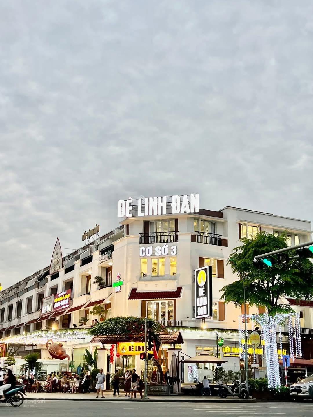 Cho thuê siêu phẩm nhà mặt phố Hồng Tiến, vị trí đắc địa, diện tích: 215m2x6tầng, mặt tiền tận: 15m Cho thuê siêu phẩm nhà mặt phố Hồng Tiến, vị trí đắc địa, diện tích: 215m2x6tầng, mặt tiền tận: 15m