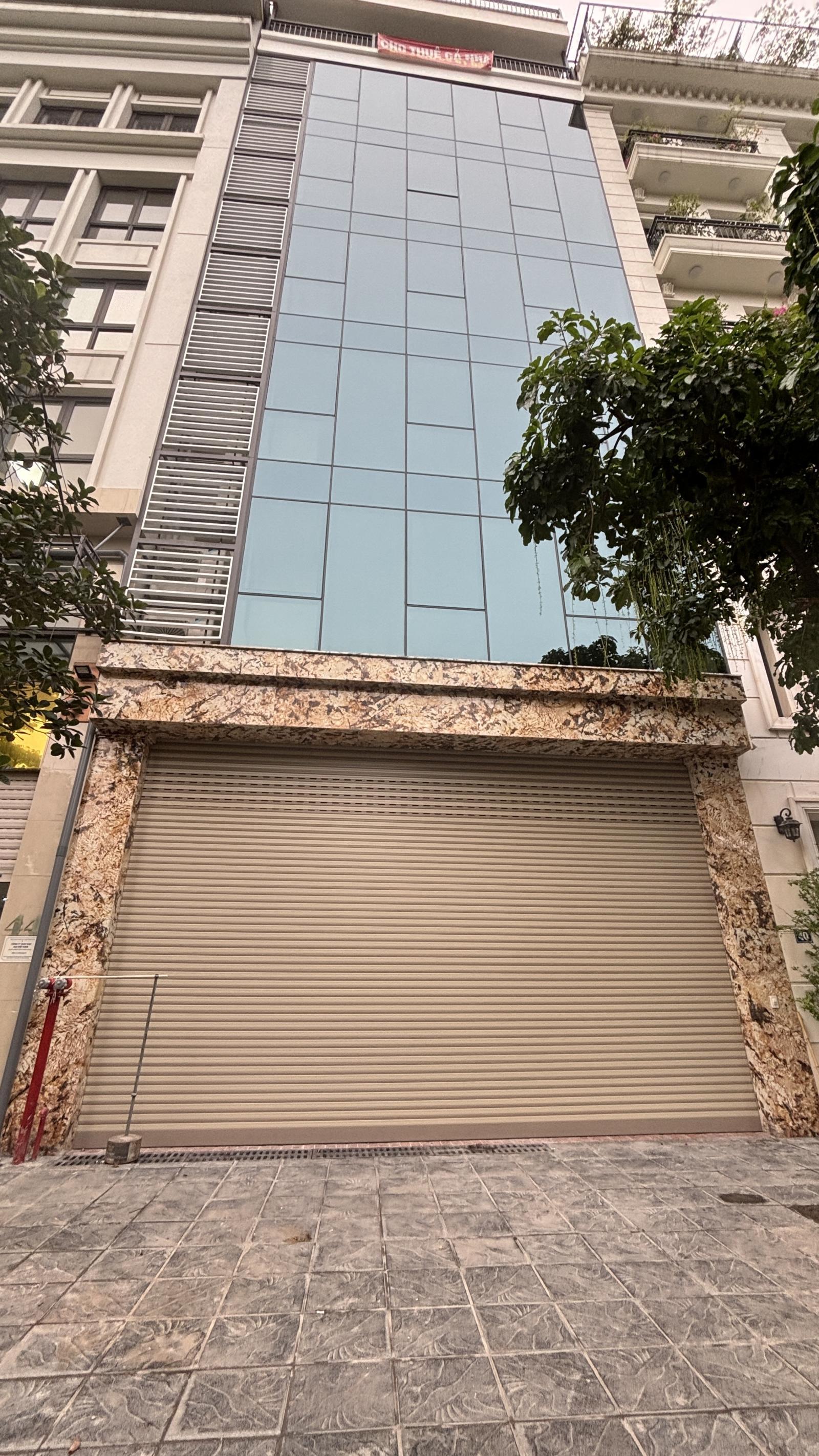 Bán toà nhà mặt phố tại Lạc Long Quân, 45 tỷ, 63m2, mặt phố 6m, view trọn Hồ Tây Bán toà nhà mặt phố tại Lạc Long Quân, 45 tỷ, 63m2, mặt phố 6m, view trọn Hồ Tây